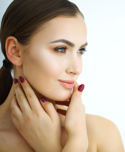 Woman-with-clear-skin-showing-the-benefits-of-LED-Light-Therapy